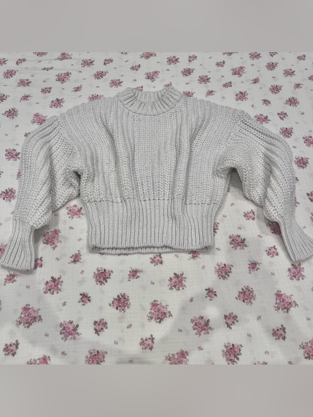 H&M Chunky Knit White Wool Blend Cropped Turtleneck Sweater